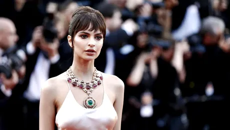 Emily Ratajkowski, plătită de un urmărit internațional pentru a apărea în public cu el