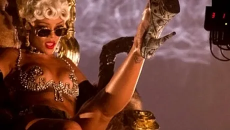 Vezi „Pour It Up”, noul videoclip al Rihannei (Video)