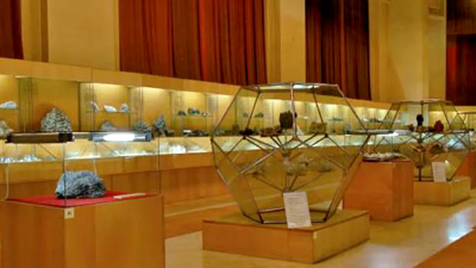 Targul de Craciun de la Muzeul National de Geologie va asteapta!