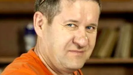 „Nelu Curcă” din serialul „La bloc”, de nerecunoscut! A luat calea bisericii. Vezi cum a ajuns cum! – FOTO