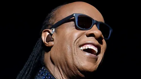 Stevie Wonder, piesă de teatru pe Broadway şi muzică pentru un serial TV