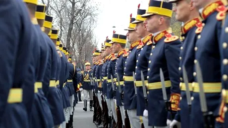 Peste 20.000 de oameni, prezenți la parada organizată cu ocazia Zilei Naționale