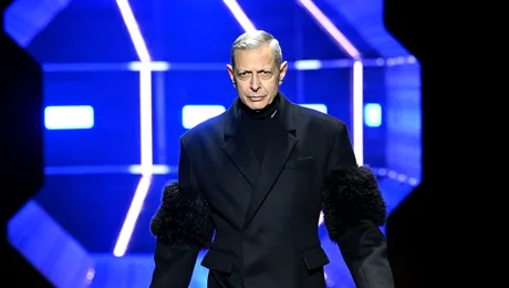 Jeff Goldblum și Kyle MacLachlan, pe catwalk la show-ul Prada Menswear, la Săptămâna Modei de la Milano (Video)