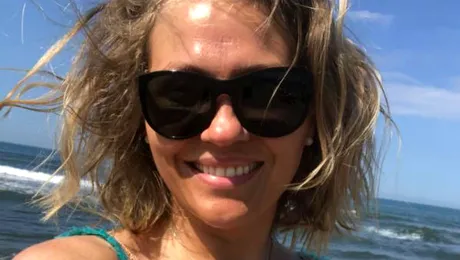 „Îmi cer scuze dacă am ofensat pe cineva cu poza nud”. Mirela Vaida a rămas fără pagină de Facebook