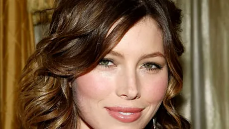 Jessica Biel, imaginea Revlon
