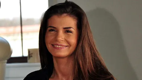 Monica Gabor lanseaza o carte biografica!