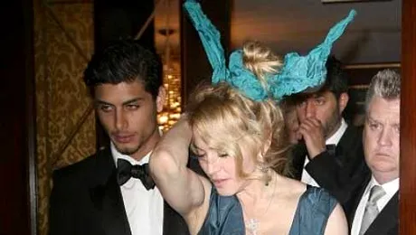 Madonna pare desprinsa dintr-un film horror! (poze)