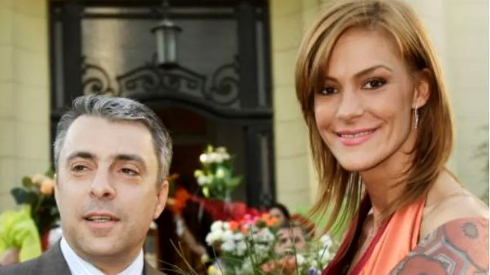 De ce a divorţat Roxana Ciuhulescu? A dat cărţile pe faţă!