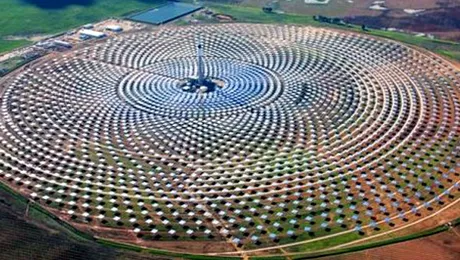 Primul camp de panouri solare care genereaza curent chiar si pe intuneric