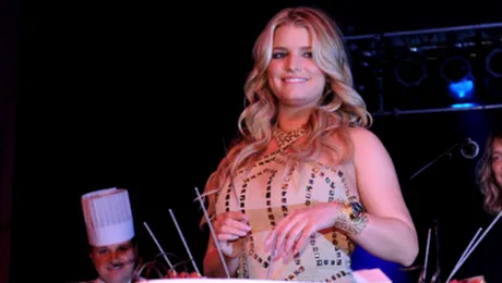 Jessica Simpson, dorită de Simon Cowell