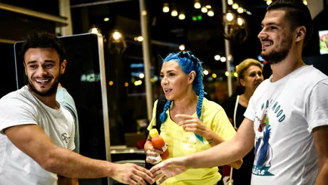 Cei 21 de concurenţi ai reality show-ului „Ultimul Trib” au pãrãsit România cu destinaţia Madagascar