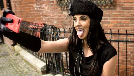 Generaţia #Selfie nu mai ţine cont de vârstă