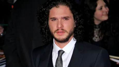 Kit Harrington: „Blestemul serialului „Game of Thrones” este că va trebui să vorbesc despre el toată viaţa”