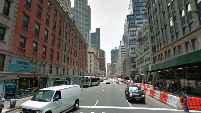 Biserica și Strada Warren