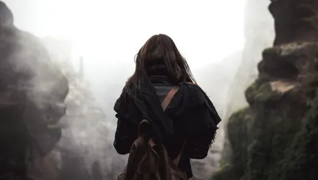 Ia-ți rucsacul de damă din piele când mergi în drumeție (P)