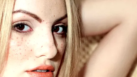 Selfie-video al single-ului „Vanilla Chocolat”, cu Alexandra Stan și Connect-R