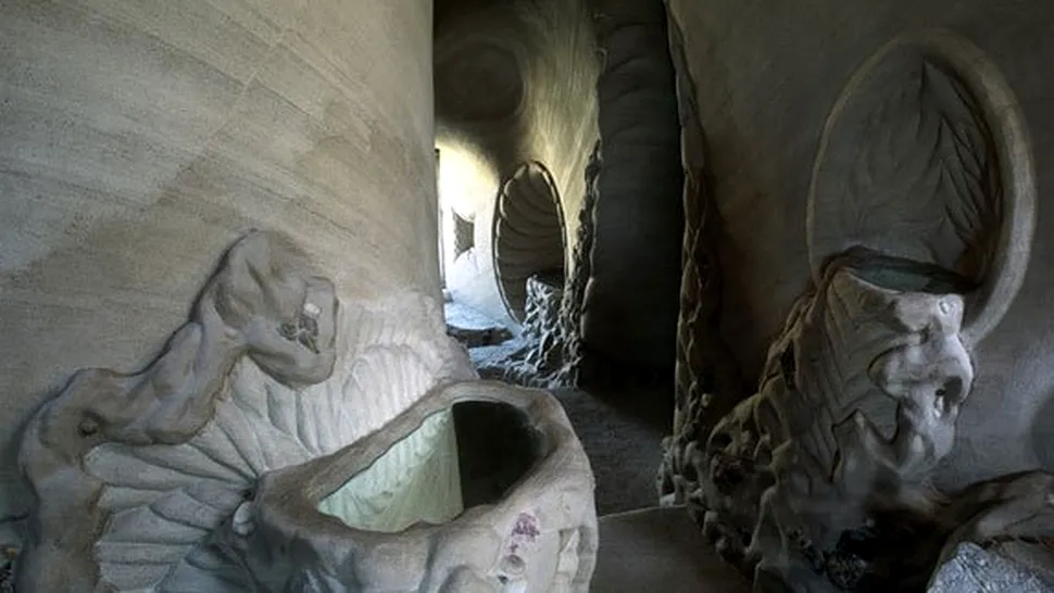 Cum a sculptat un artist pereții unei peșteri din SUA