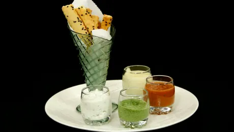 Luptă culinară  între Sorin Bontea, Florin Dumitrescu şi Cătălin Scărlătescu.