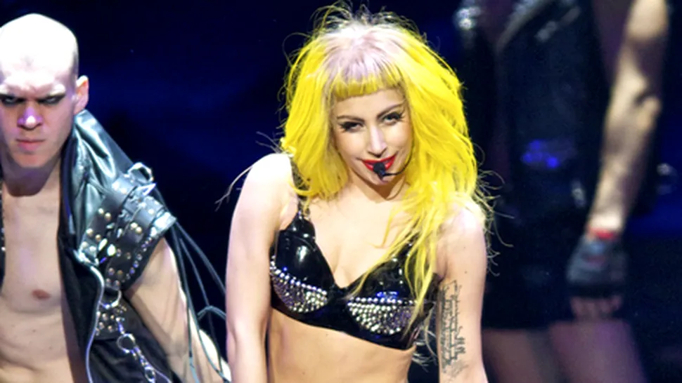 Lady Gaga a vomitat pe scenă de patru ori