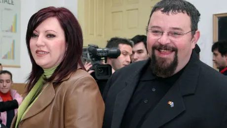 Andra şi Măruţă, naşii lui Piedone la nunta de argint