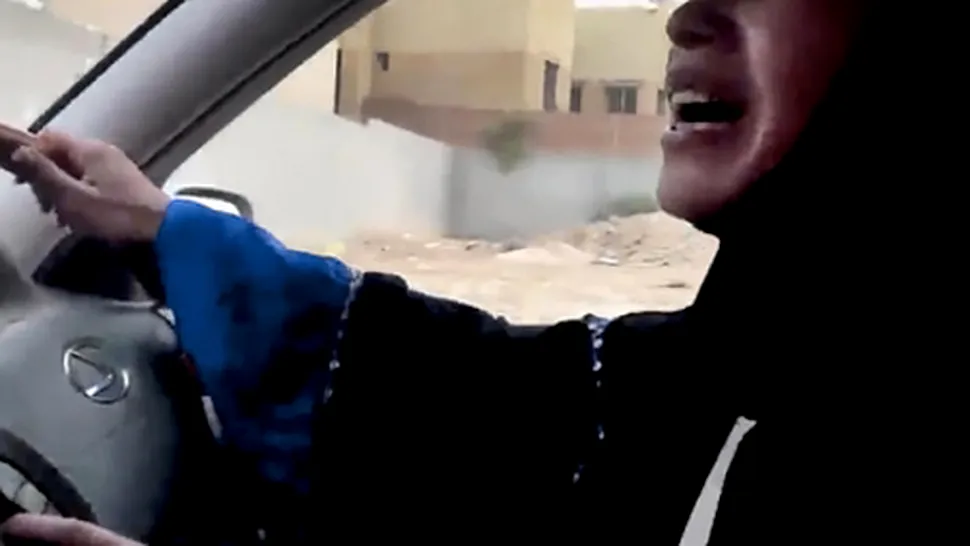 Arabia Saudita: Femeie condamnata la 10 lovituri de bici pentru ca a condus