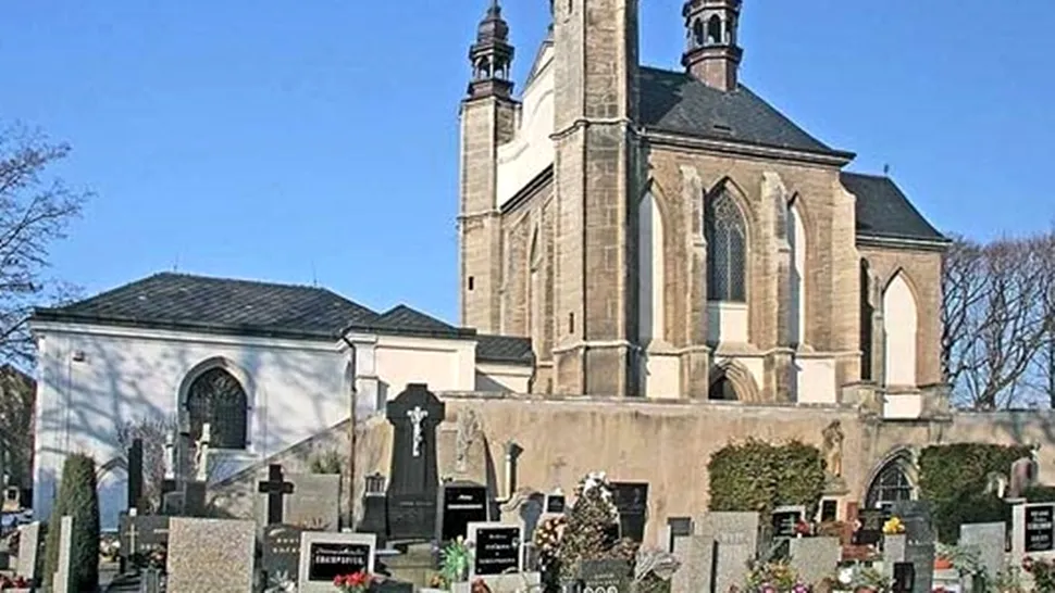 Biserica scheletelor, asaltată de turiști