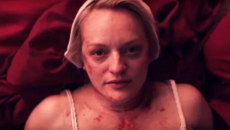 Elisabeth Moss se alătură Rezistenței în noul trailer „The Handmaid’s Tale”