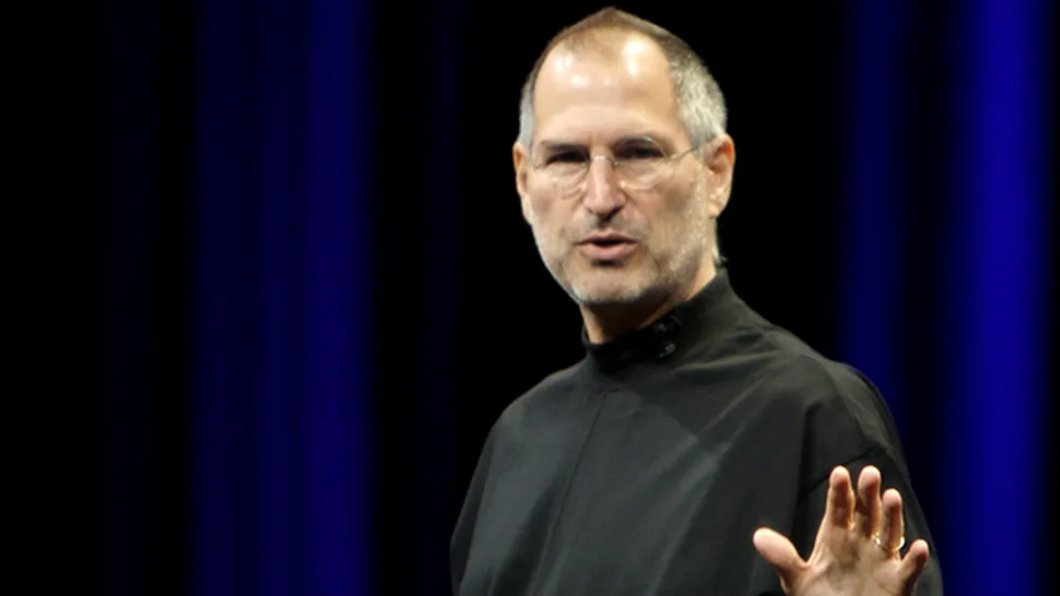 Steve Jobs prins cu stelute ninja in bagaj, intr-un aeroport?
