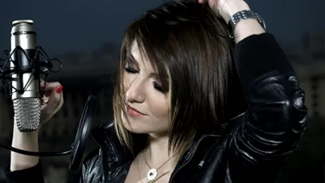 Alexandra Ungureanu, fara secrete la videochat-ul Apropo.ro