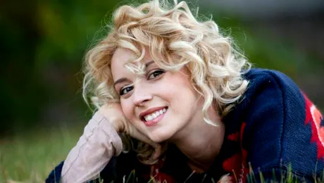 Ce postează vedetele pe Facebook