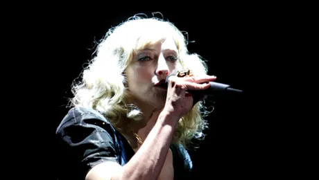 Madonna se ţine de filantropie