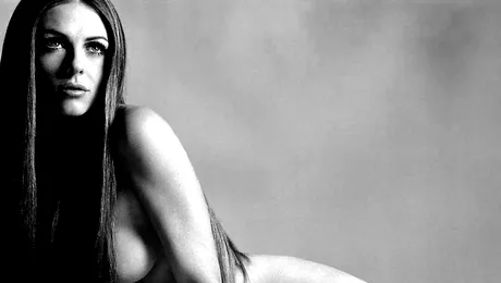 Liz Hurley este infidela! (poze)