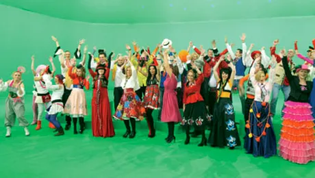 Vedetele PRO TV „o fac lată”… la 13 ani de PRO TV!