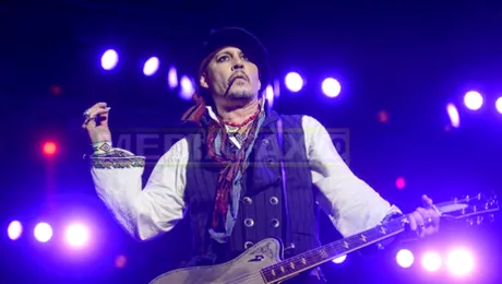 Johnny Depp şi „vampirii” Alice Cooper şi Joe Perry, show electrizant la Bucureşti