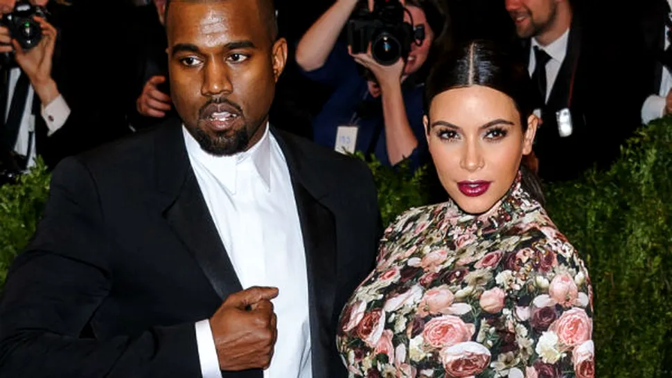 

Fiica lui Kim Kardashian face deja bani. Cât costă un scutec folosit?
