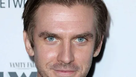 Dan Stevens îi ia locul lui Armie Hammer în seria “Watergate”, cu Julia Roberts și Sean Penn