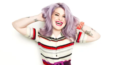 Kim Kardashian i-a spălat vasele lui Kelly Osbourne