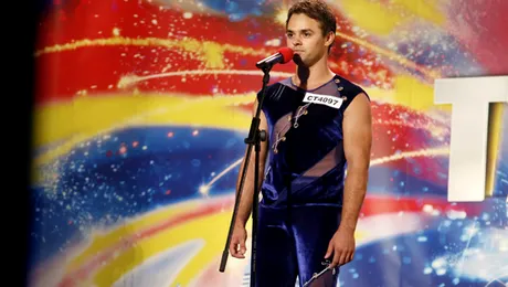 “Românii au talent”, ediţia a treia – contorsionism, un tenor si imnul “Românii au talent” (video)