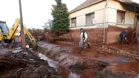 Ungurii ne asigura ca noroiul toxic nu va contamina apele Dunarii