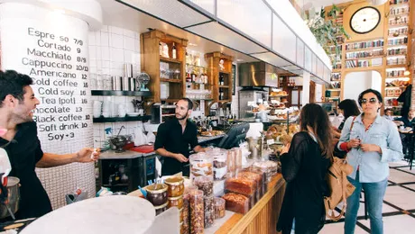 Top 5 destinaţii ieftine pentru călătorii. Ce include coşul de cumpărături din vacanţă?