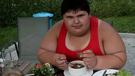Cel mai gras copil din lume. 146 kg la doar 9 ani! (Poze)
