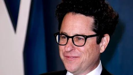 J. J. Abrams va produce un documentar “șocant” despre extratereștri