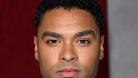 Elizabeth Olsen și Regé-Jean Page sunt cele mai căutate staruri pe platforma IMDb