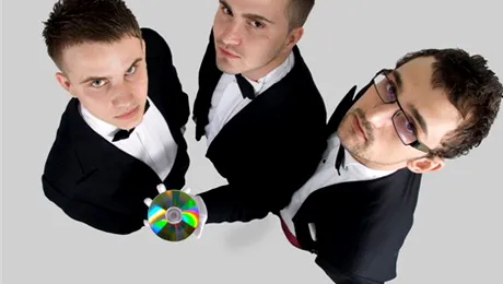 Residence Deejays & Frissco isi muta studioul pe scena in cadrul „Romanian National Tour”