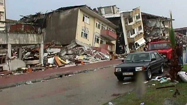 Multe cladiri au fost distruse de cutremur