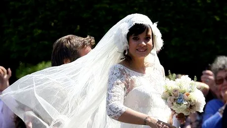 Lily Allen s-a maritat si este insarcinata (Poze)
