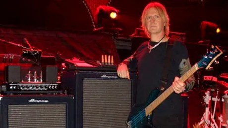 Apropo.ro a vorbit cu Tom Hamilton, basistul trupei Aerosmith