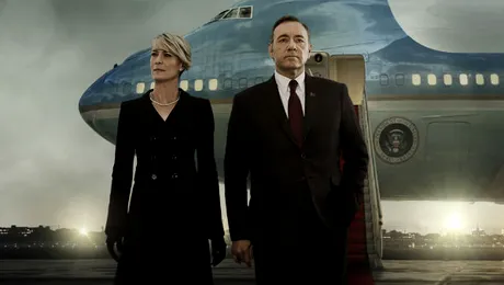 4 trucuri vestimentare învăţate din serialul „House of cards”
