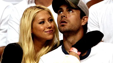 Anna Kournikova si Enrique Iglesias vor deveni parinti?!