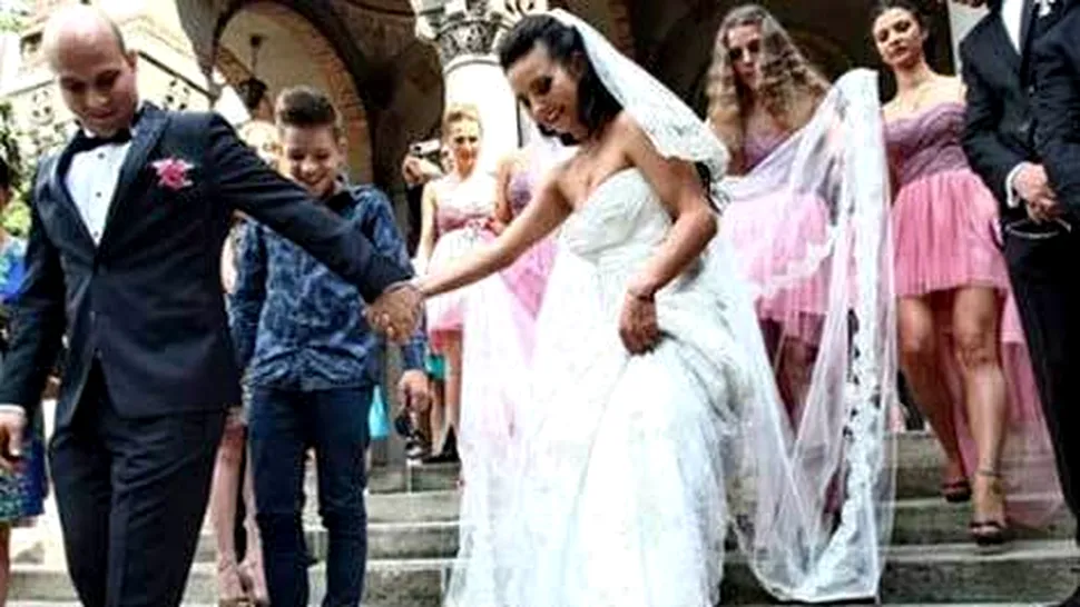 Giulia Anghelescu și Vlad Huidu s-au căsătorit religios (Poze & Video)